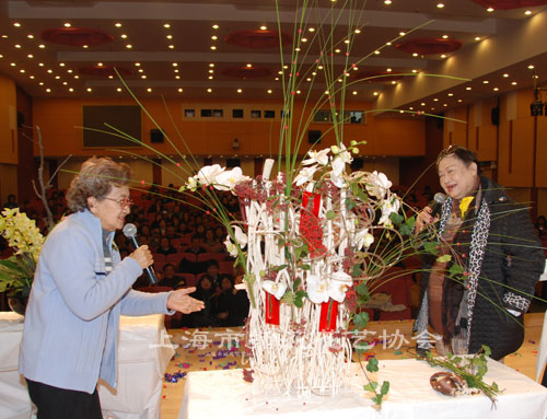 2009年上海市插花花艺协会年会精彩亮相 图7.jpg