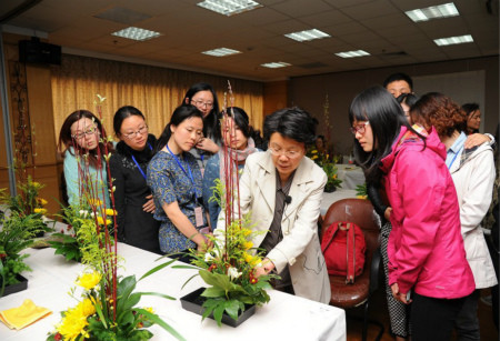 上海中国传统插花2014春季高级研修班隆重开学 图4.jpg