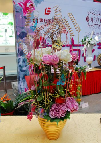 市协会与东方商厦（淮海店）联合举办广场花艺秀 图6.jpg