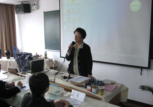 中国传统插花高级研修班开学了 图1.jpg